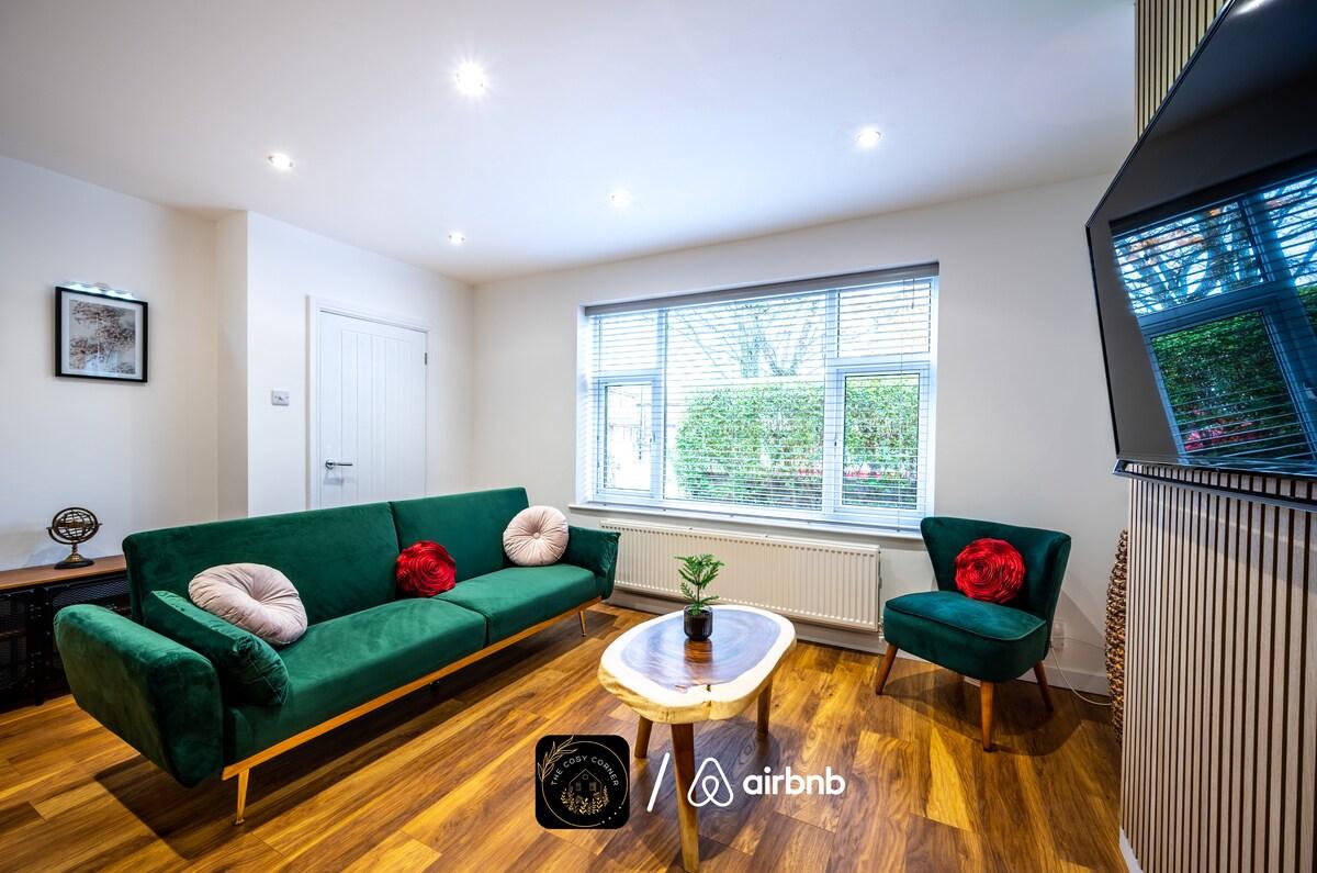 3BR House Old Trafford with Parking2