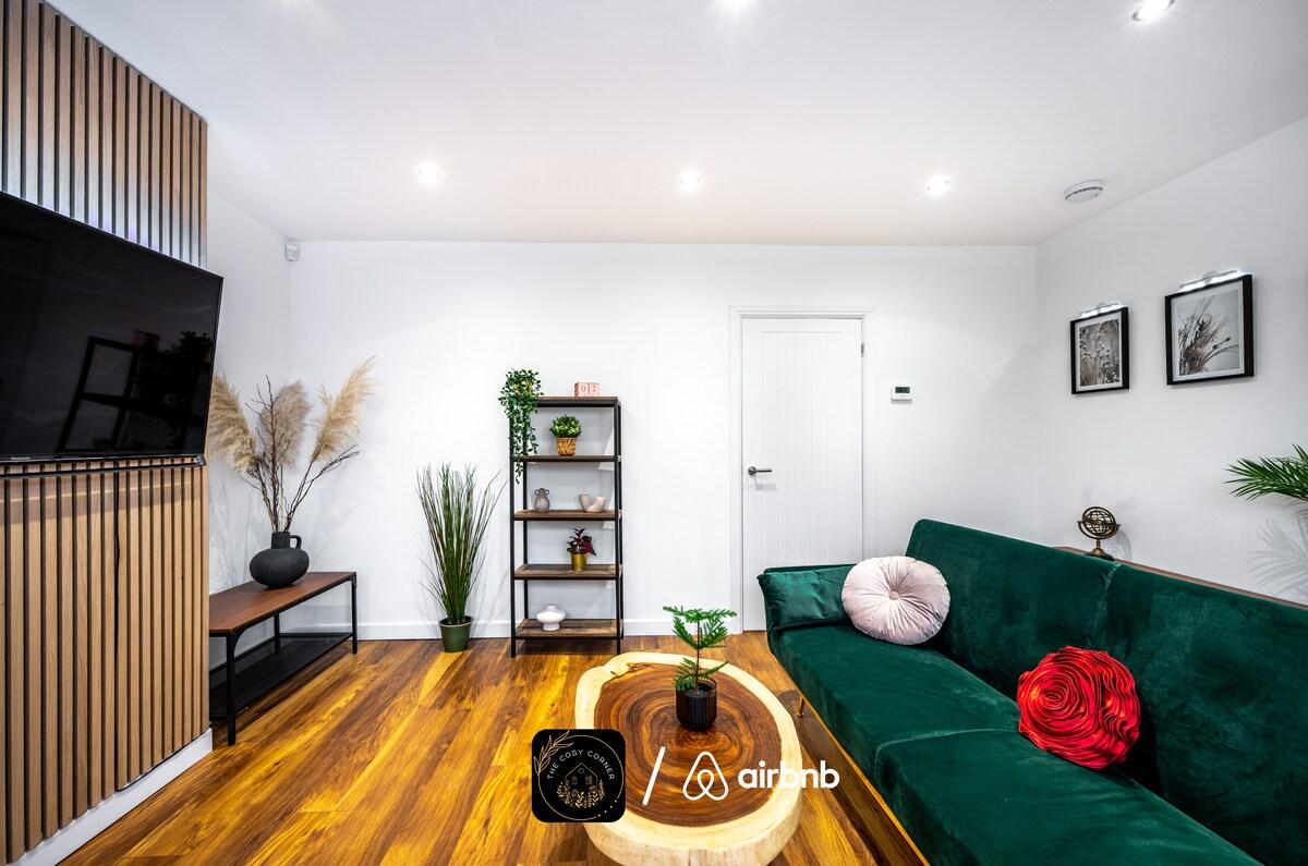 3BR House Old Trafford with Parking6