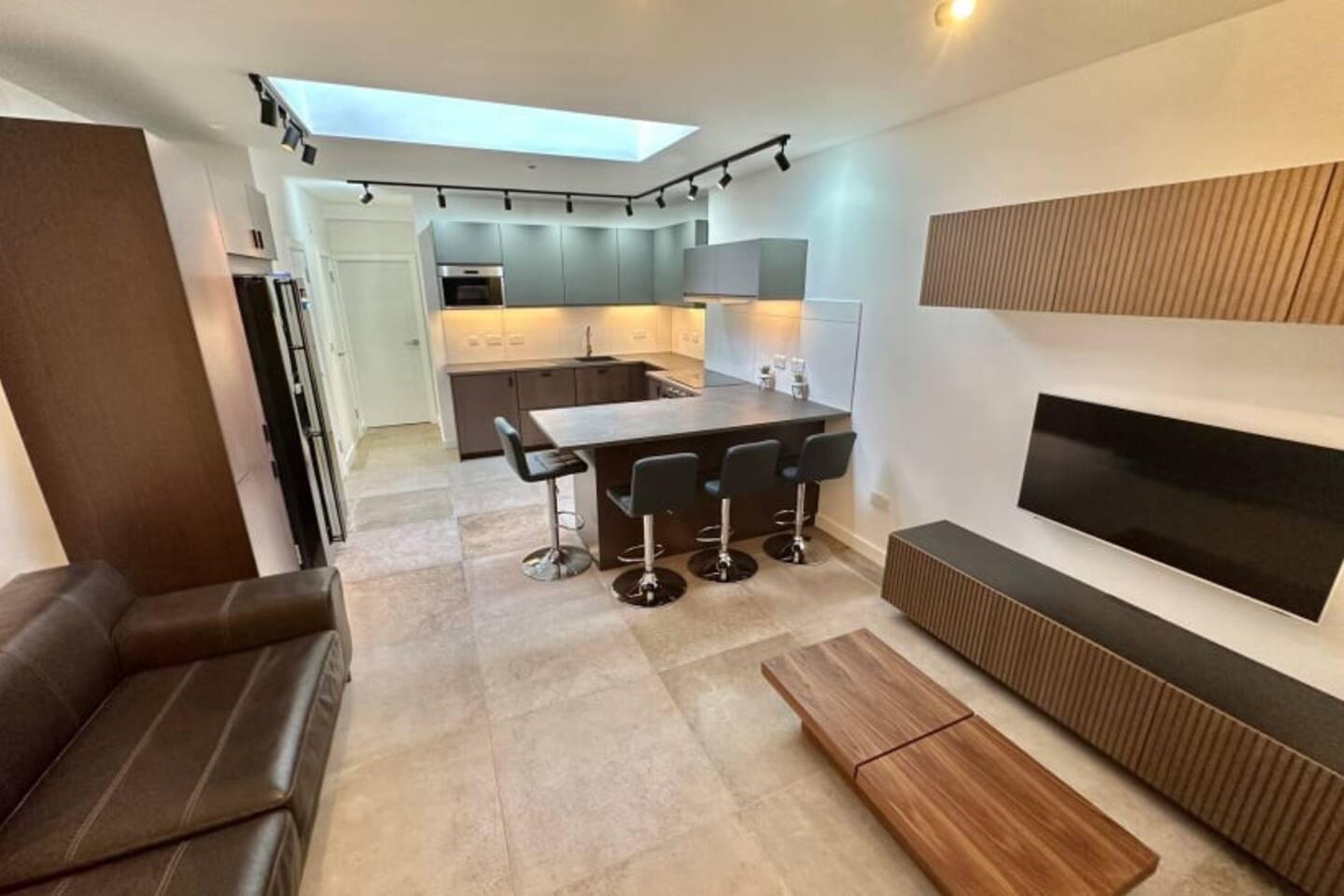 4 Bedroom house with Ensuite.contractors welcome2