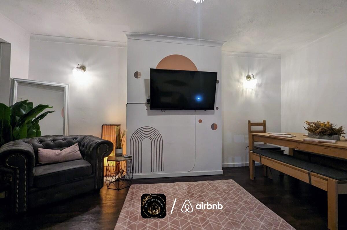 Bolton 3BR Bungalow - Free Parking, WIFI & Garden2