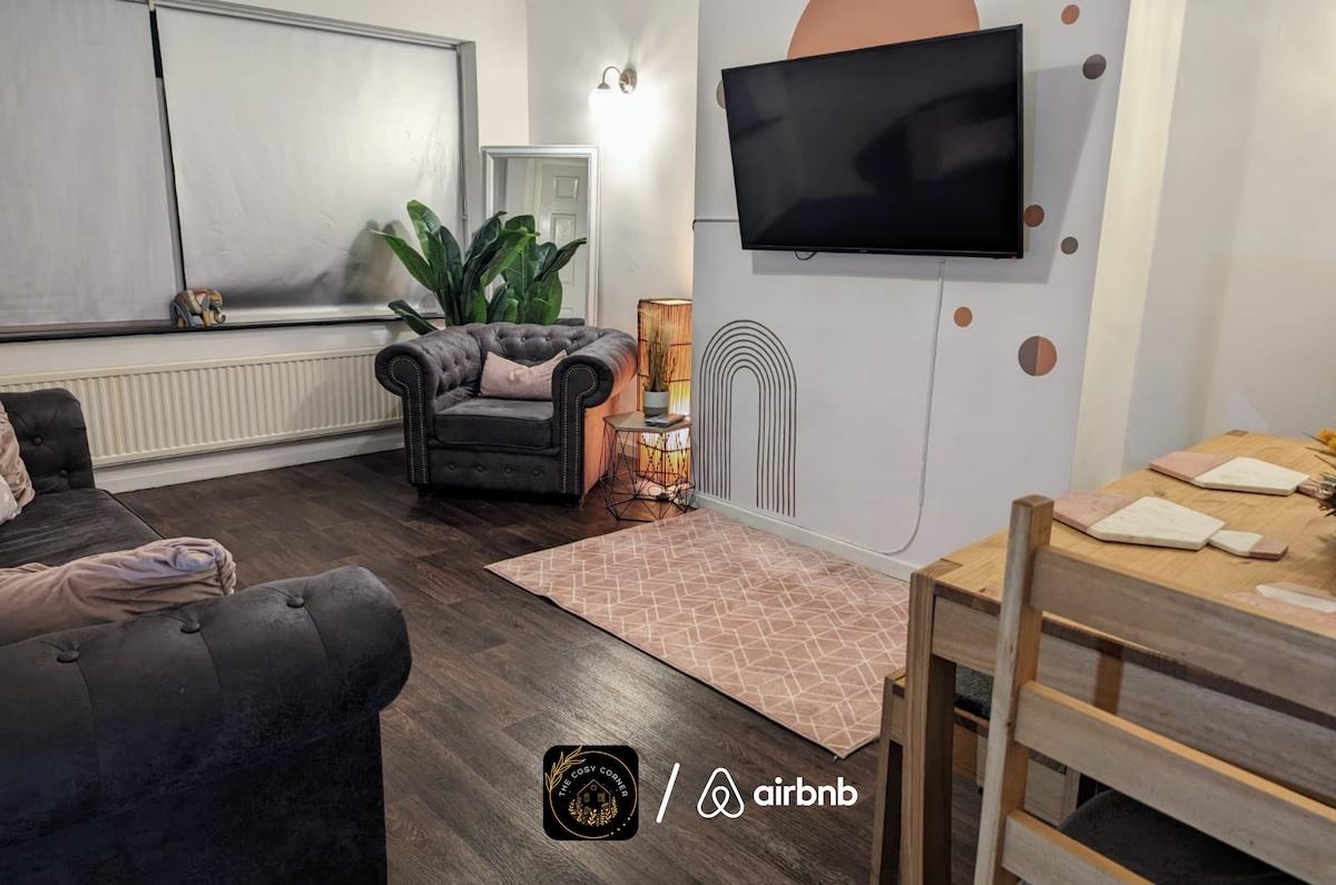 Bolton 3BR Bungalow - Free Parking, WIFI & Garden1