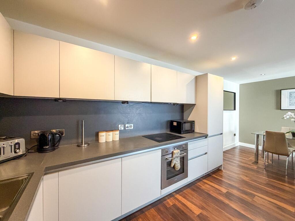 Stylish 3BR Ensuite Flat in Central Manchester3